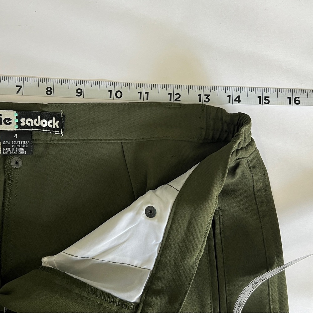 JAMIE SADOCK Women’s size 4 Hunter Green Gold Shorts. Zip up. With pockets. - Picture 7 of 11